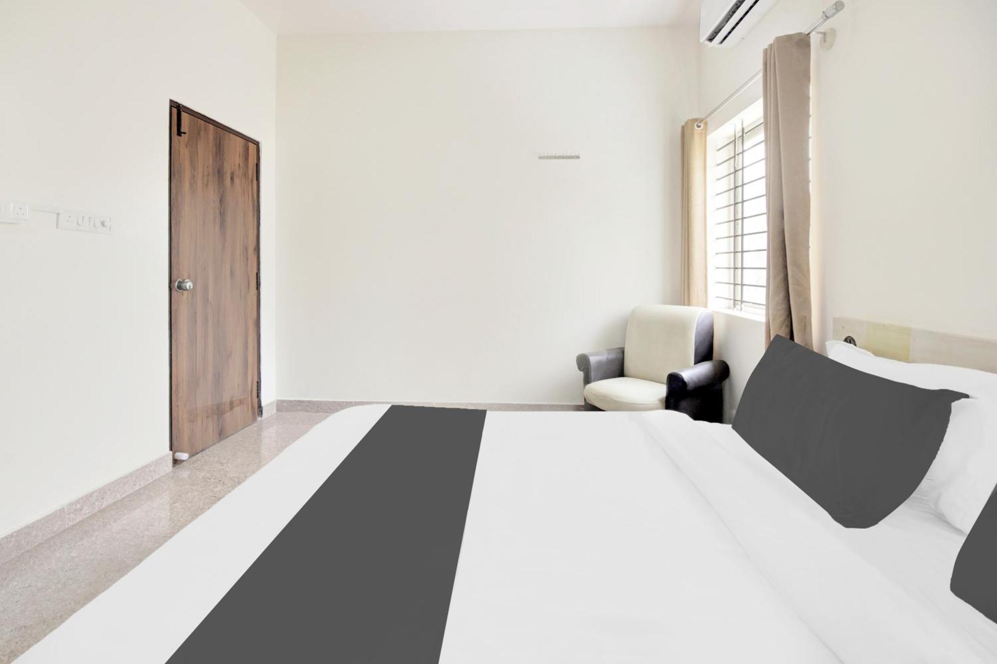 Hotel O Sri Manjunatha Deluxe Suites Bangalore Eksteriør billede