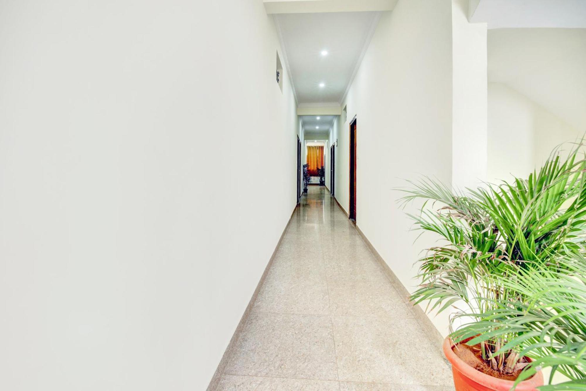 Hotel O Sri Manjunatha Deluxe Suites Bangalore Eksteriør billede